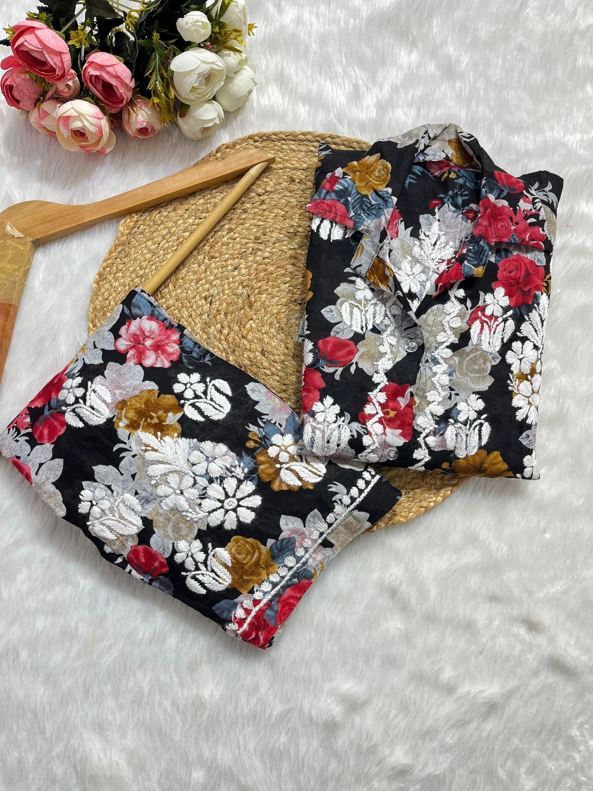 Floral Mul Mul Co-Ord Set -Lucknowi handwork - SuratHausBerlin