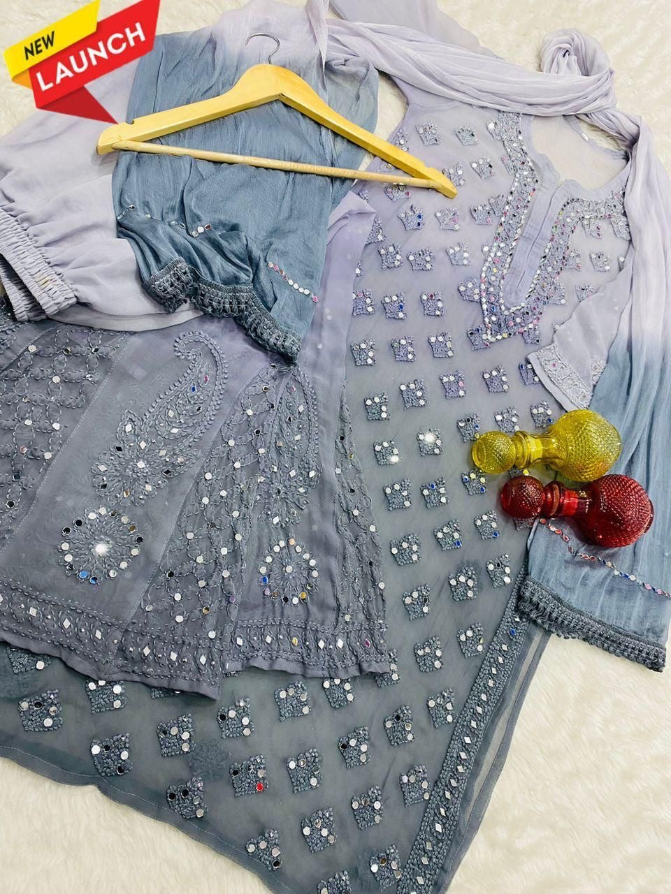 Lucknawi Chikankari in Jaal mirror work