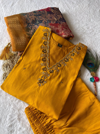 3-teiliges Designer-Dupatta-Set aus römischer Seide mit Blumenmuster