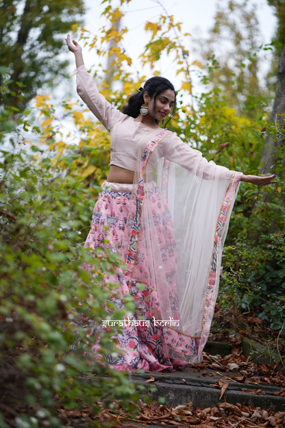 Peach Alfaz Lehenga in Cotton- floral print - SuratHausBerlin 