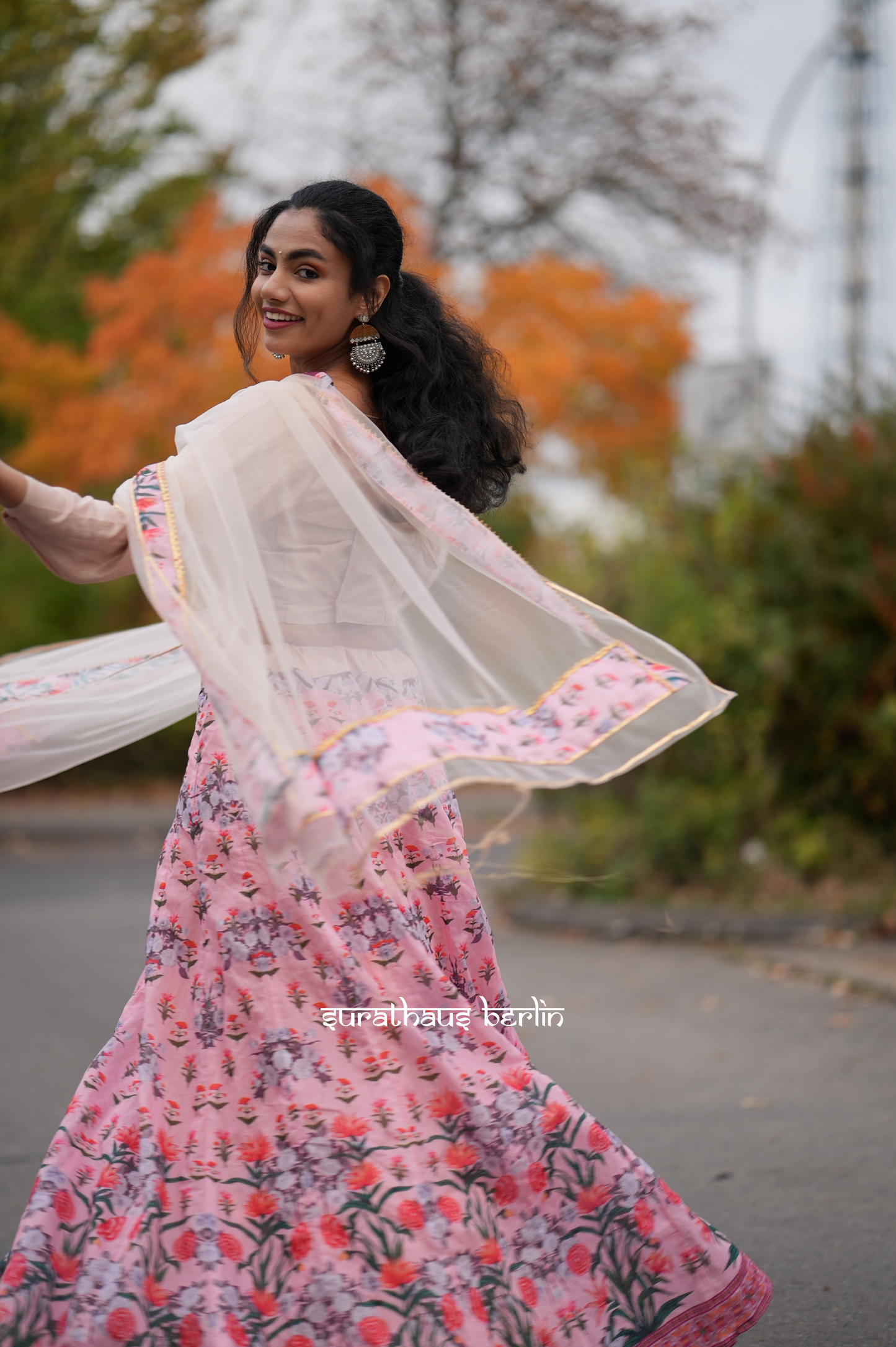 Peach Alfaz Lehenga in Cotton- floral print - SuratHausBerlin 