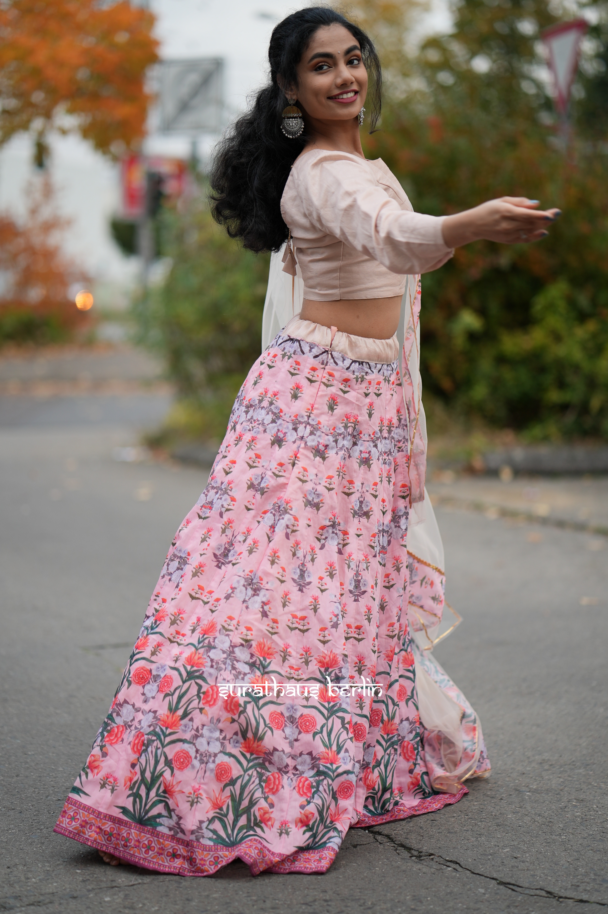 Peach Alfaz Lehenga in Cotton- floral print - SuratHausBerlin 