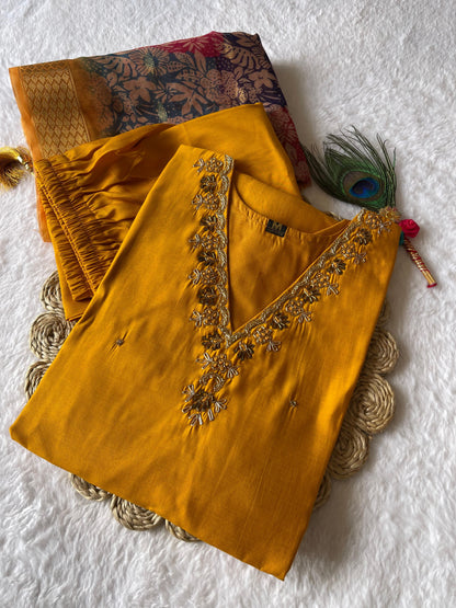 3-teiliges Designer-Dupatta-Set aus römischer Seide mit Blumenmuster