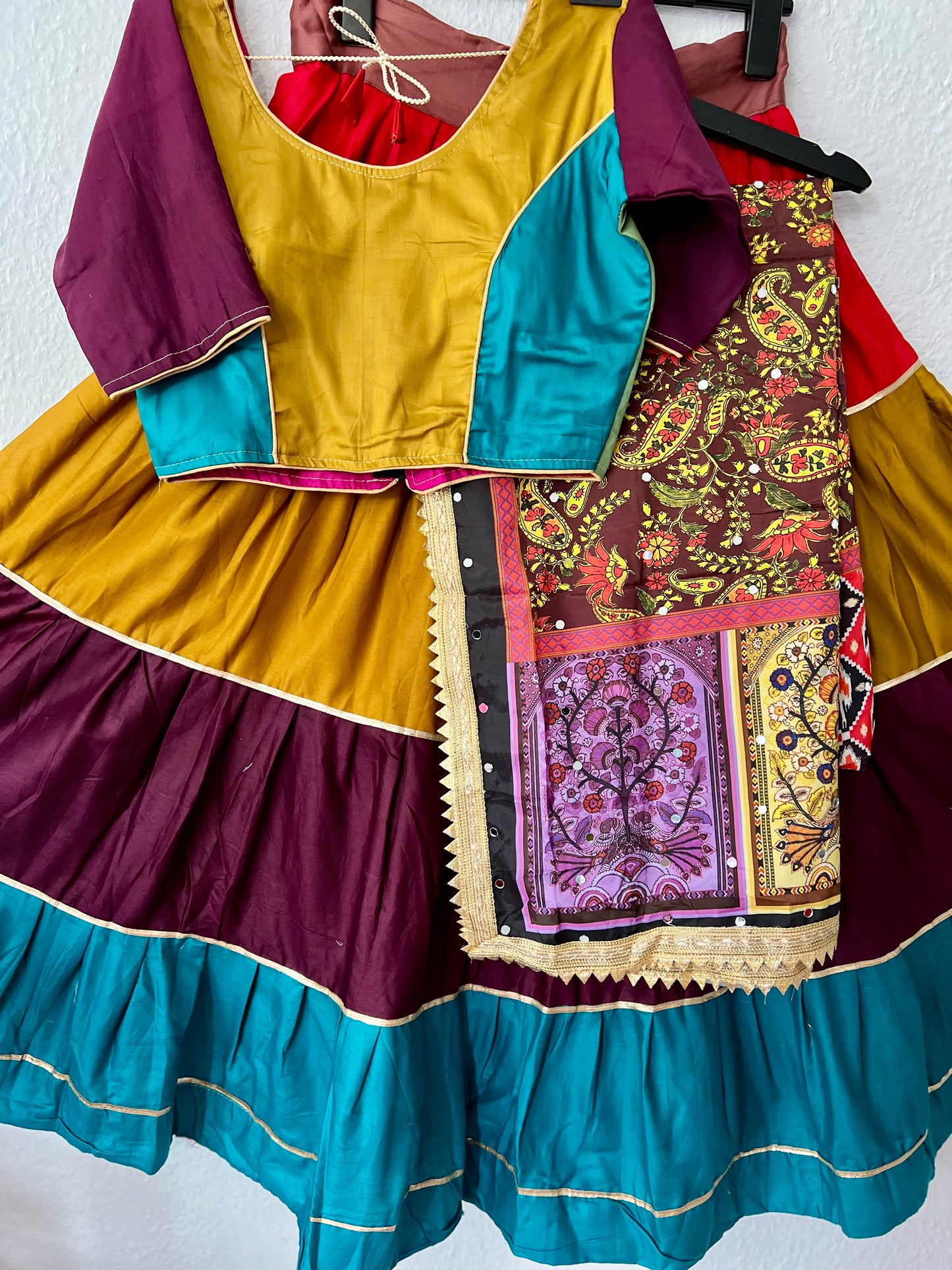 Multi color Chaniya Choli set - SuratHausBerlin 