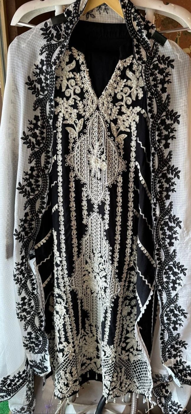 Designer Pakistani Suit
