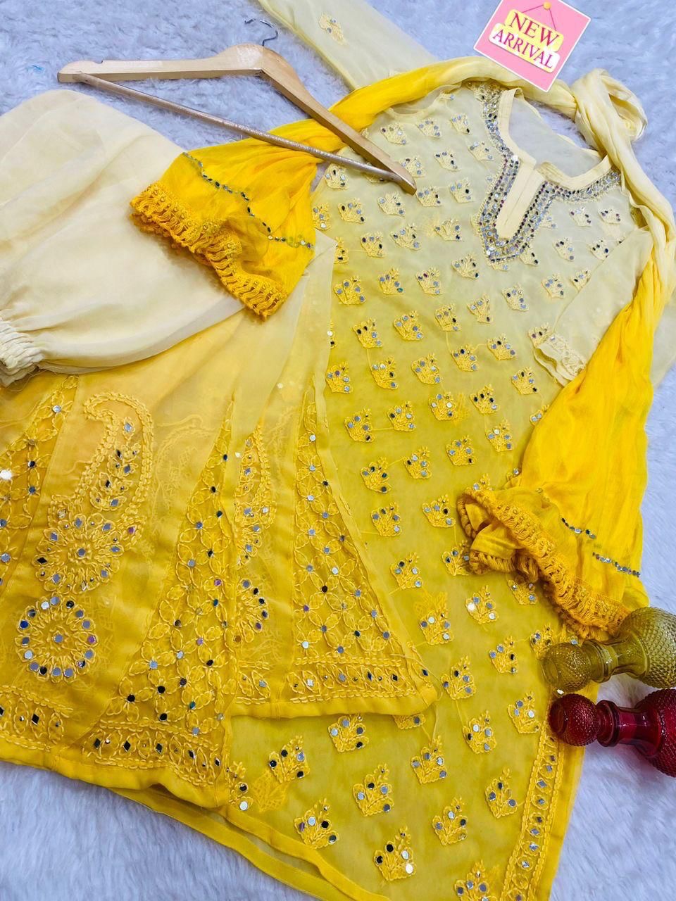 Lucknawi Chikankari in Jaal mirror work
