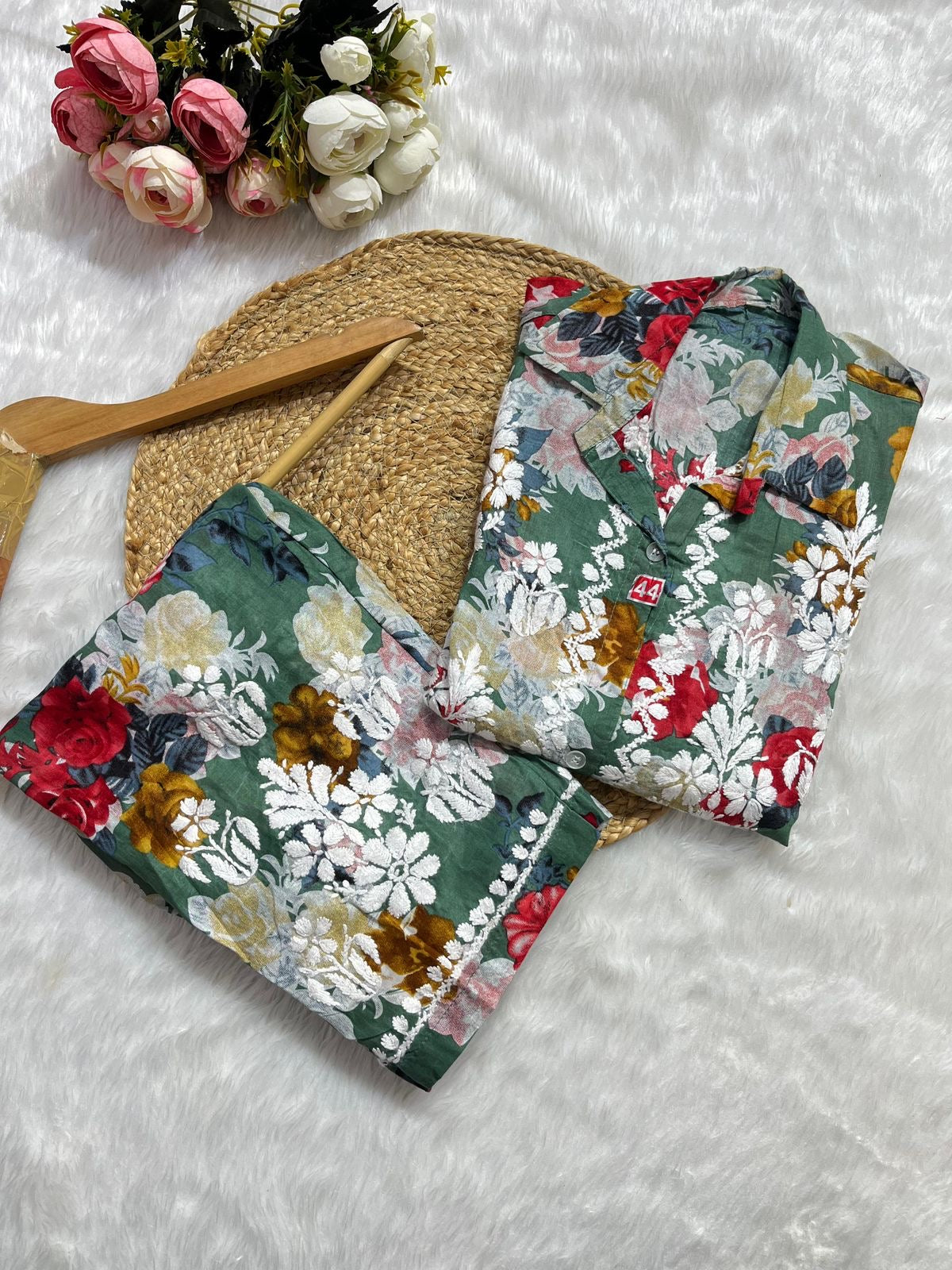 Floral Mul Mul Co-Ord Set -Lucknowi handwork - SuratHausBerlin 