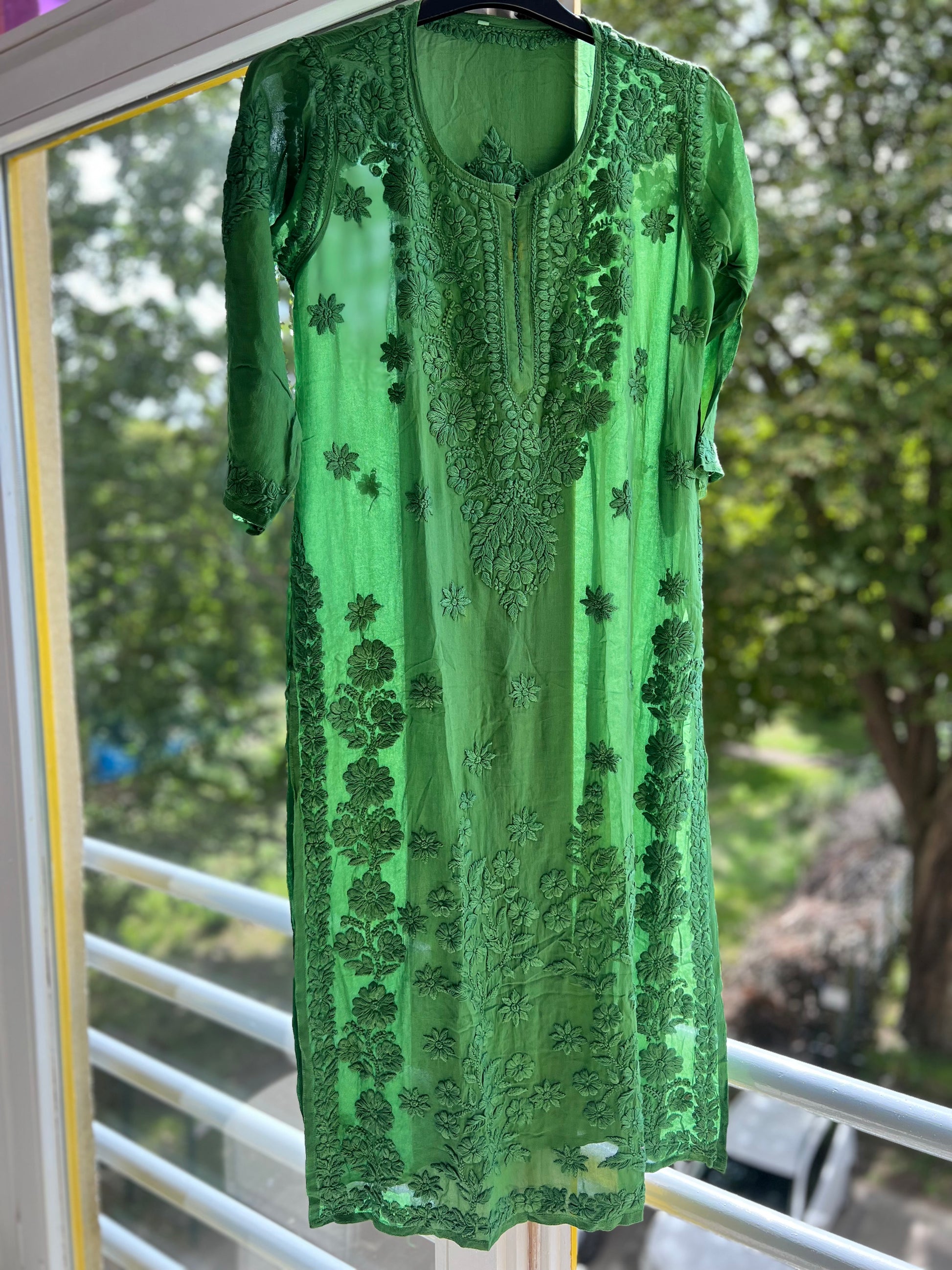 Soft Green 3D Viscose Kurti with Handcrafted Lucknowi Embroidery - SuratHausBerlin 