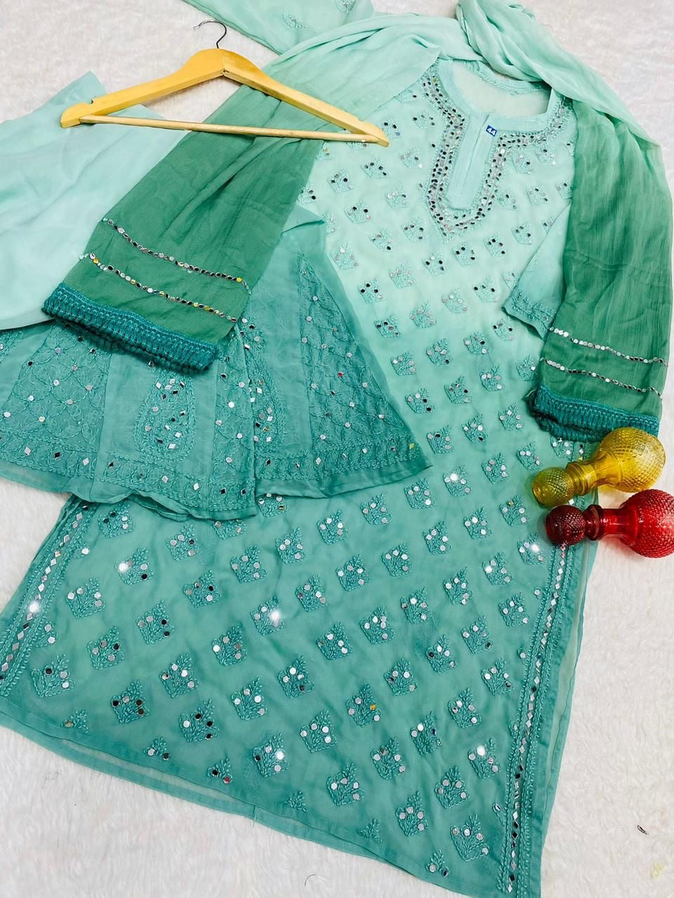 Lucknawi Chikankari in Jaal mirror work