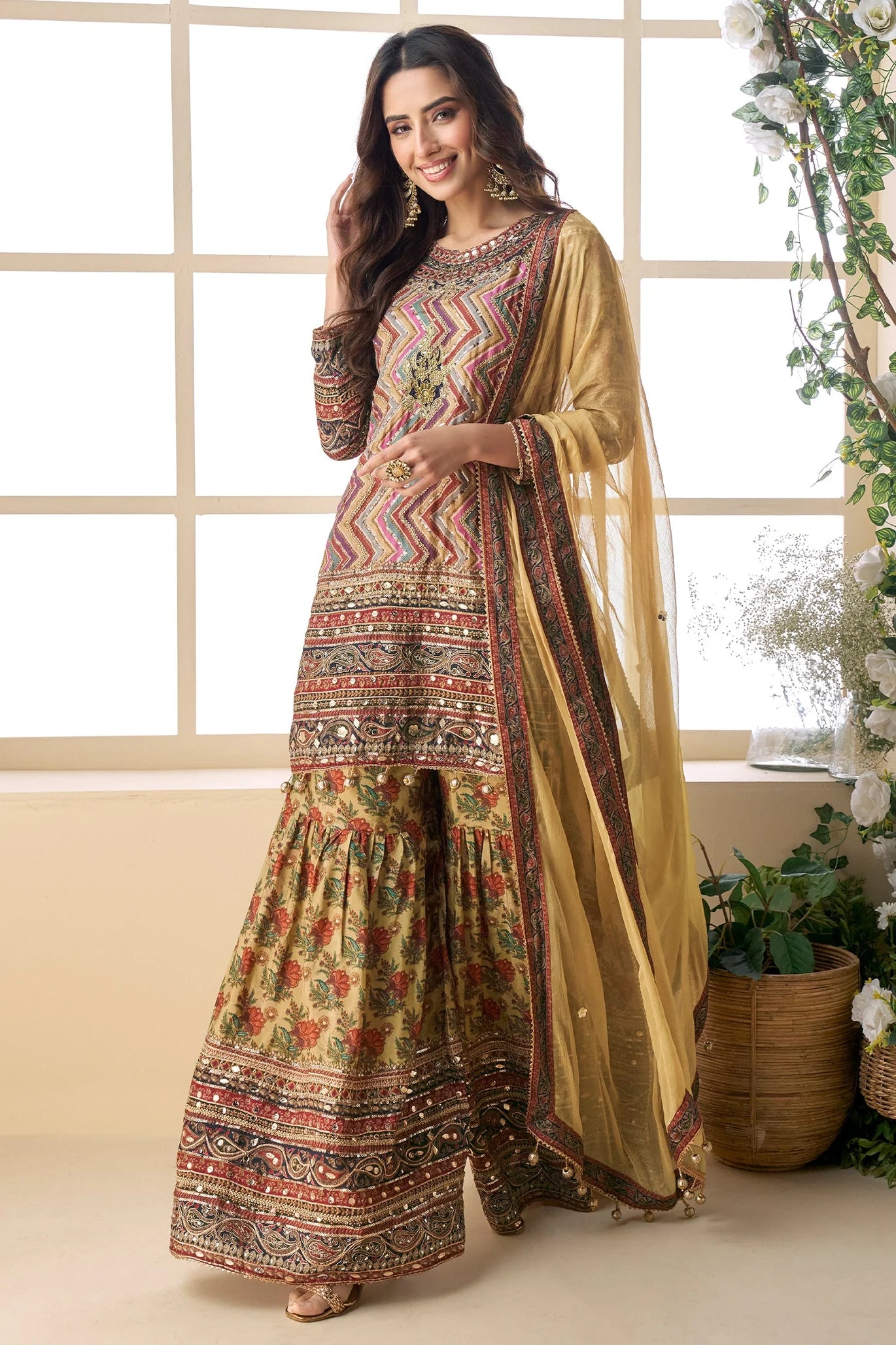 Luxurious Viscose Crepe Silk Suit - Hand Aari & Gota Patti Work - SuratHausBerlin 