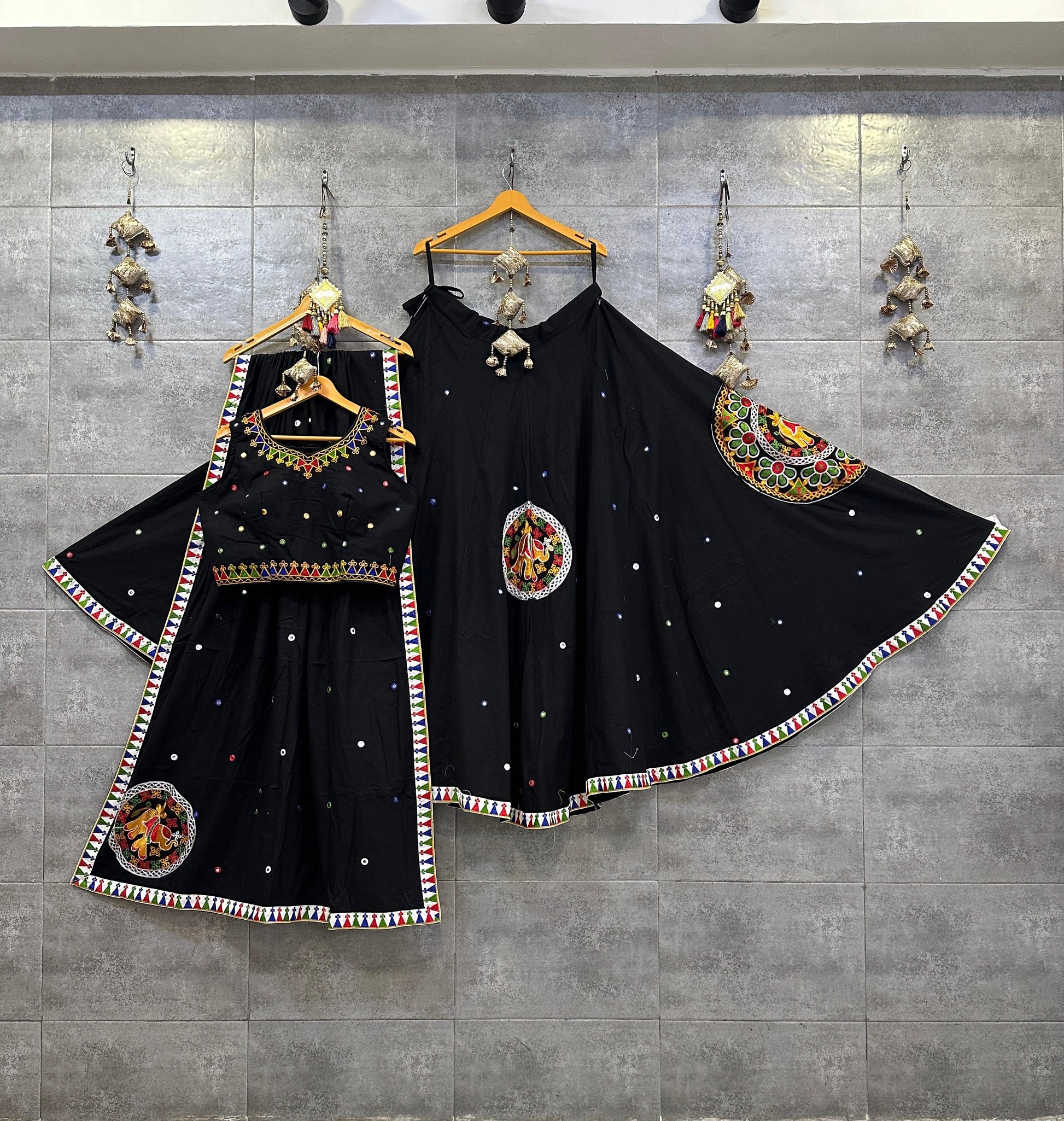 Pure khadi cotton Aari work chaniya choli- Pre order only - SuratHausBerlin 