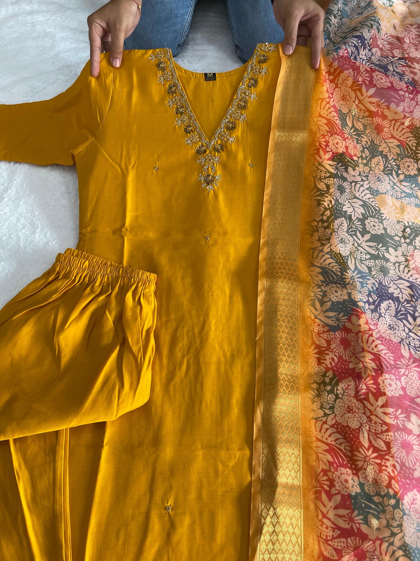 3-teiliges Designer-Dupatta-Set aus römischer Seide mit Blumenmuster
