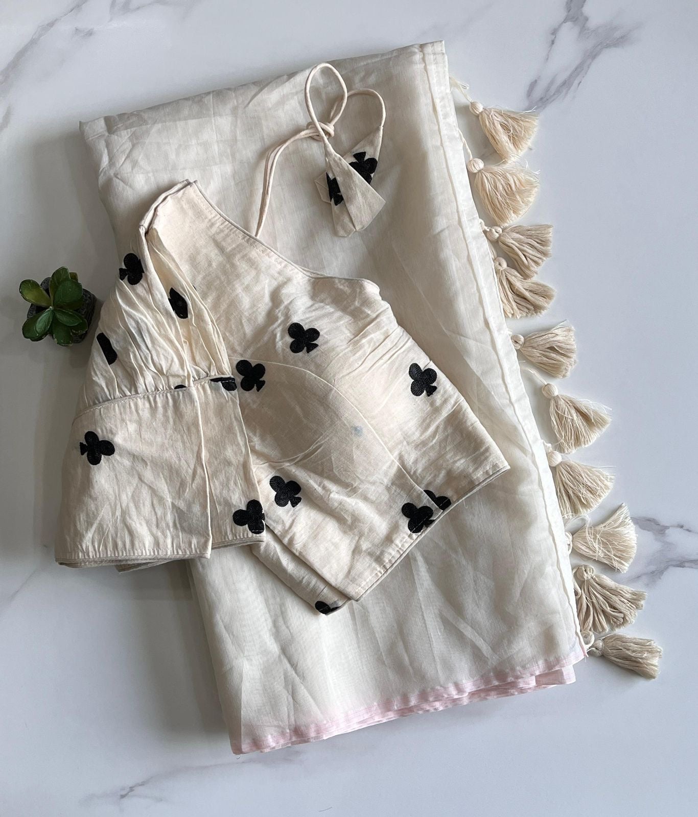 Khadi Saree with stitched Blouse - SuratHausBerlin 