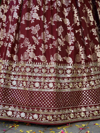 Festive Dola silk lehenga - SuratHausBerlin 