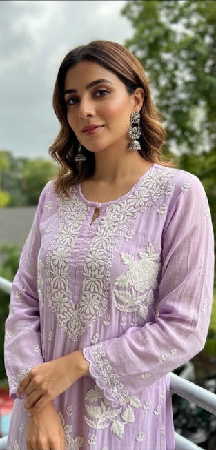 Lavender Floral Symphony: 
Hand-Embroidered Crepe Lucknowi Kurta - SuratHausBerlin 