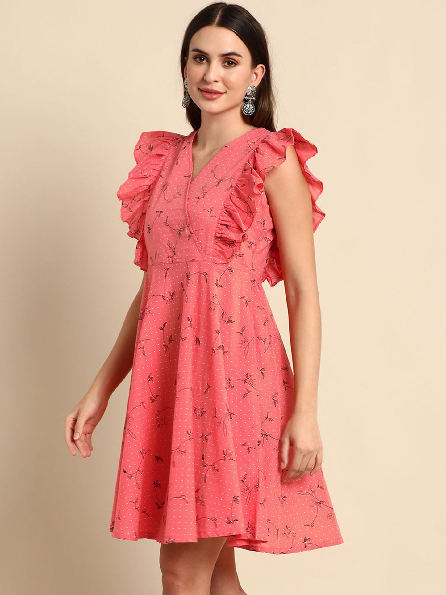 Rosa Sommerkleid aus Baumwolle mit Blumenmuster