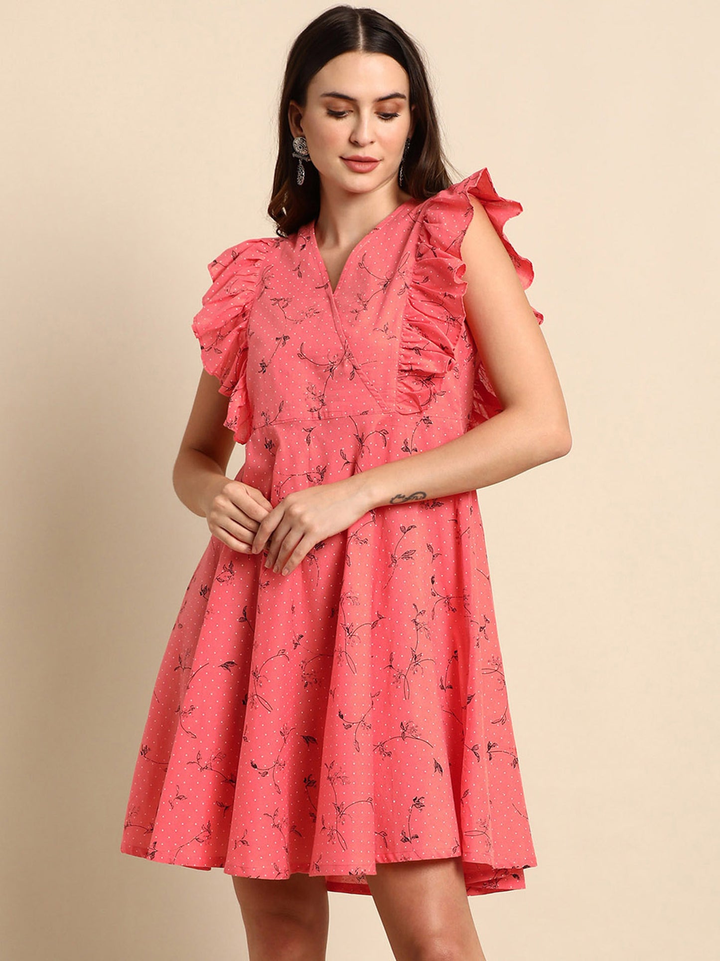 Rosa Sommerkleid aus Baumwolle mit Blumenmuster