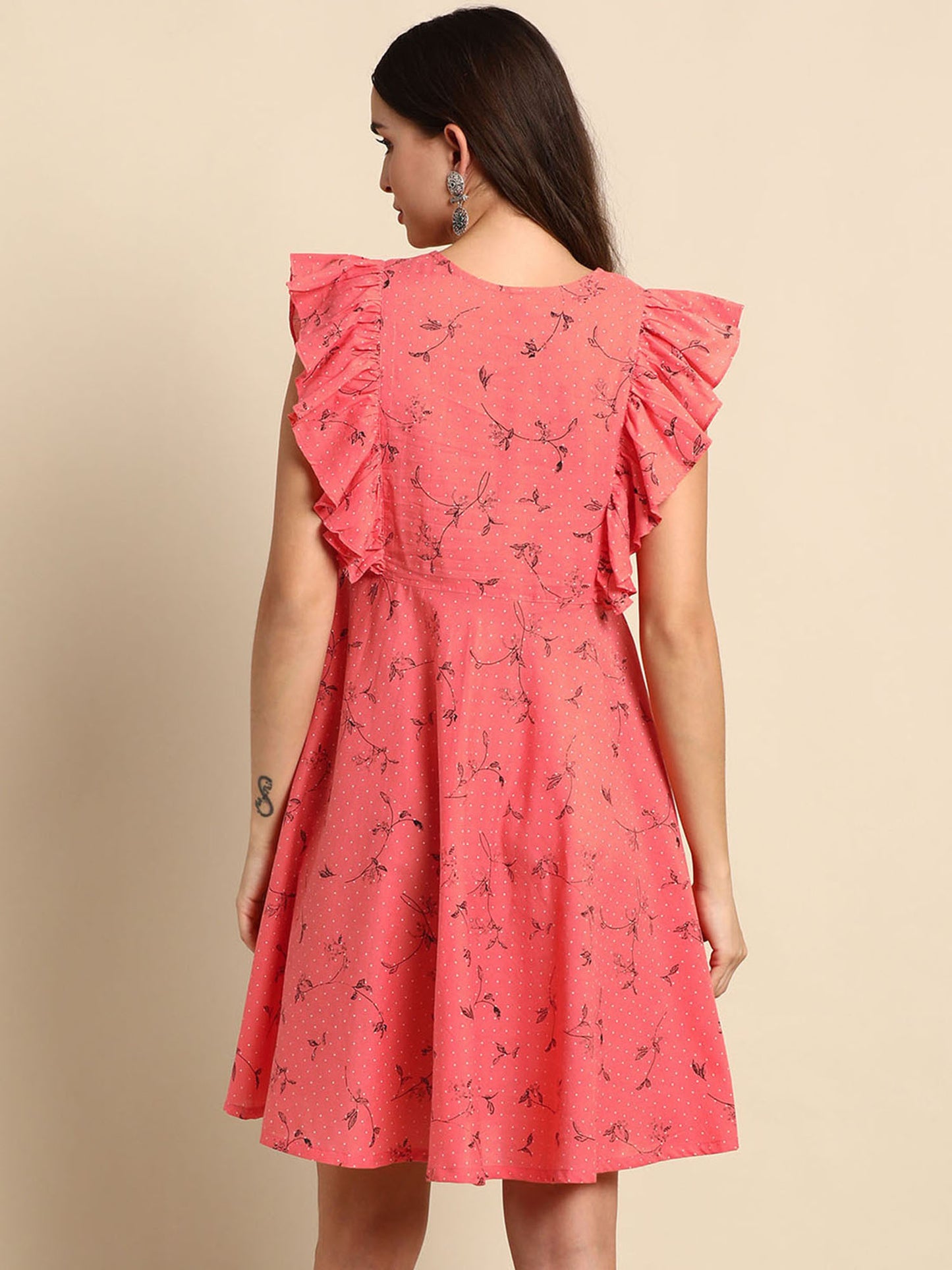 Rosa Sommerkleid aus Baumwolle mit Blumenmuster