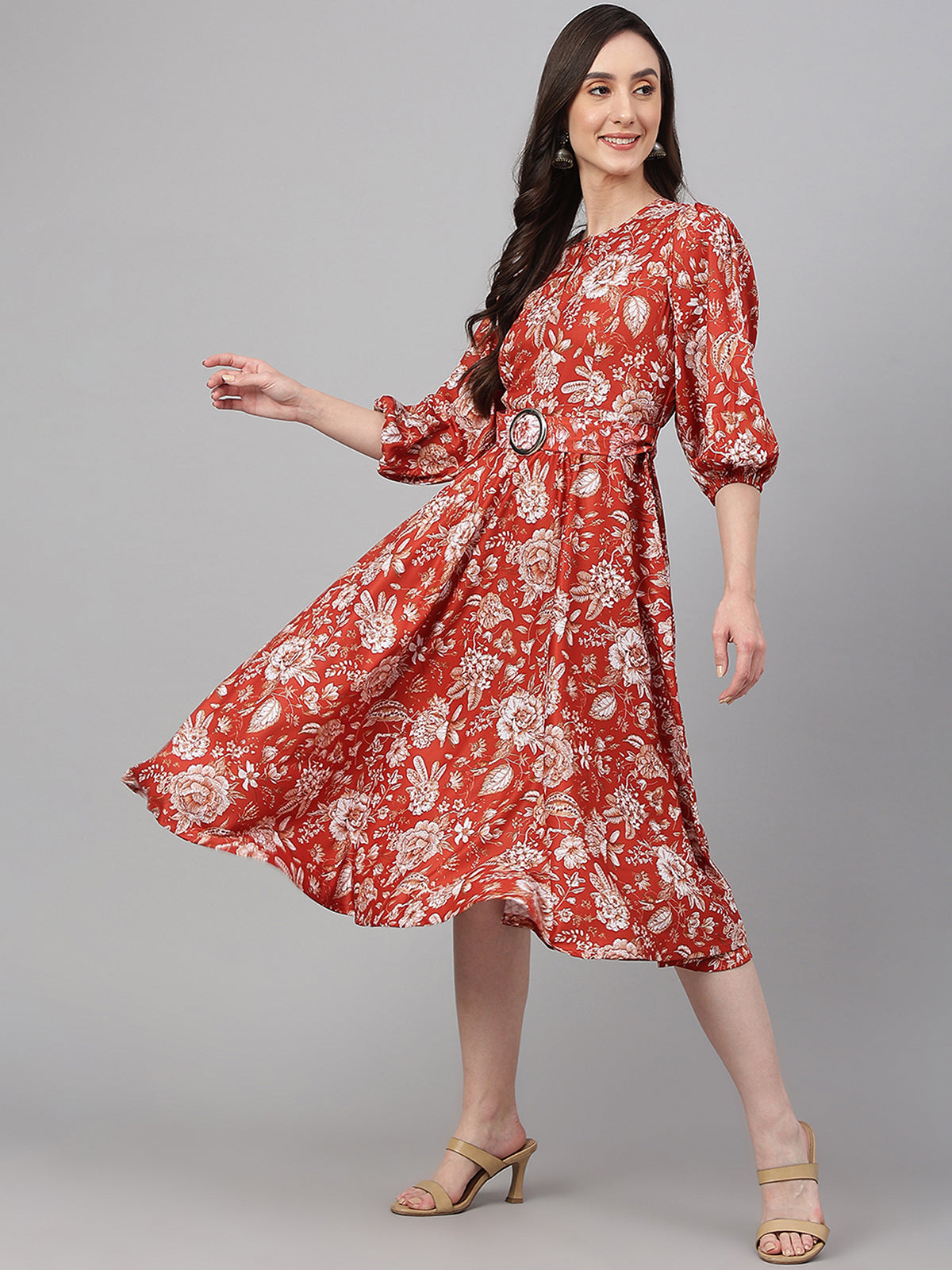 Ausgestelltes Westernkleid aus Crêpe mit Digitaldruck für Damen in Rostrot