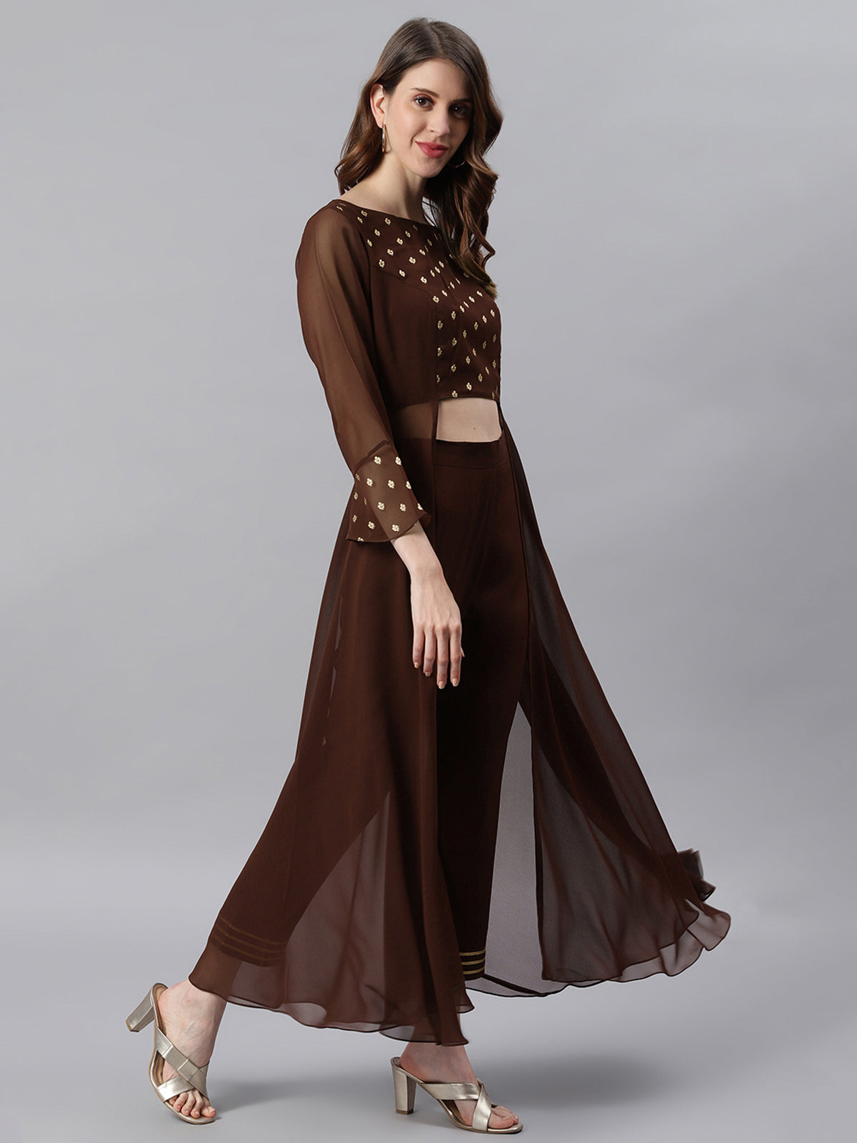 Braunes Georgette-Top mit ethnischen Motiven und Hose