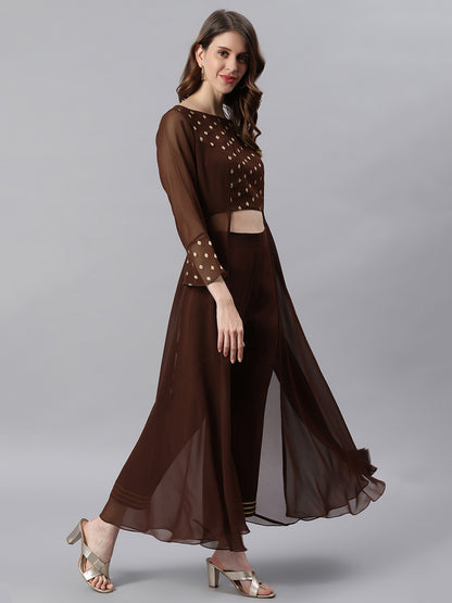 Braunes Georgette-Top mit ethnischen Motiven und Hose