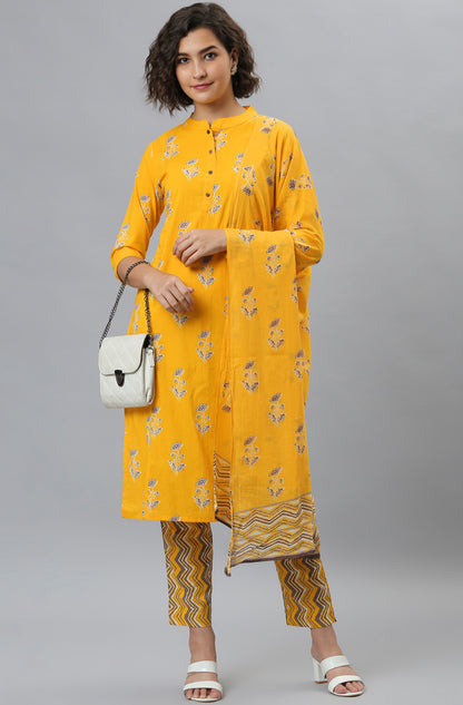 Yellow printed Cotton Kurta With Pant and Dupatta - SuratHausBerlin 