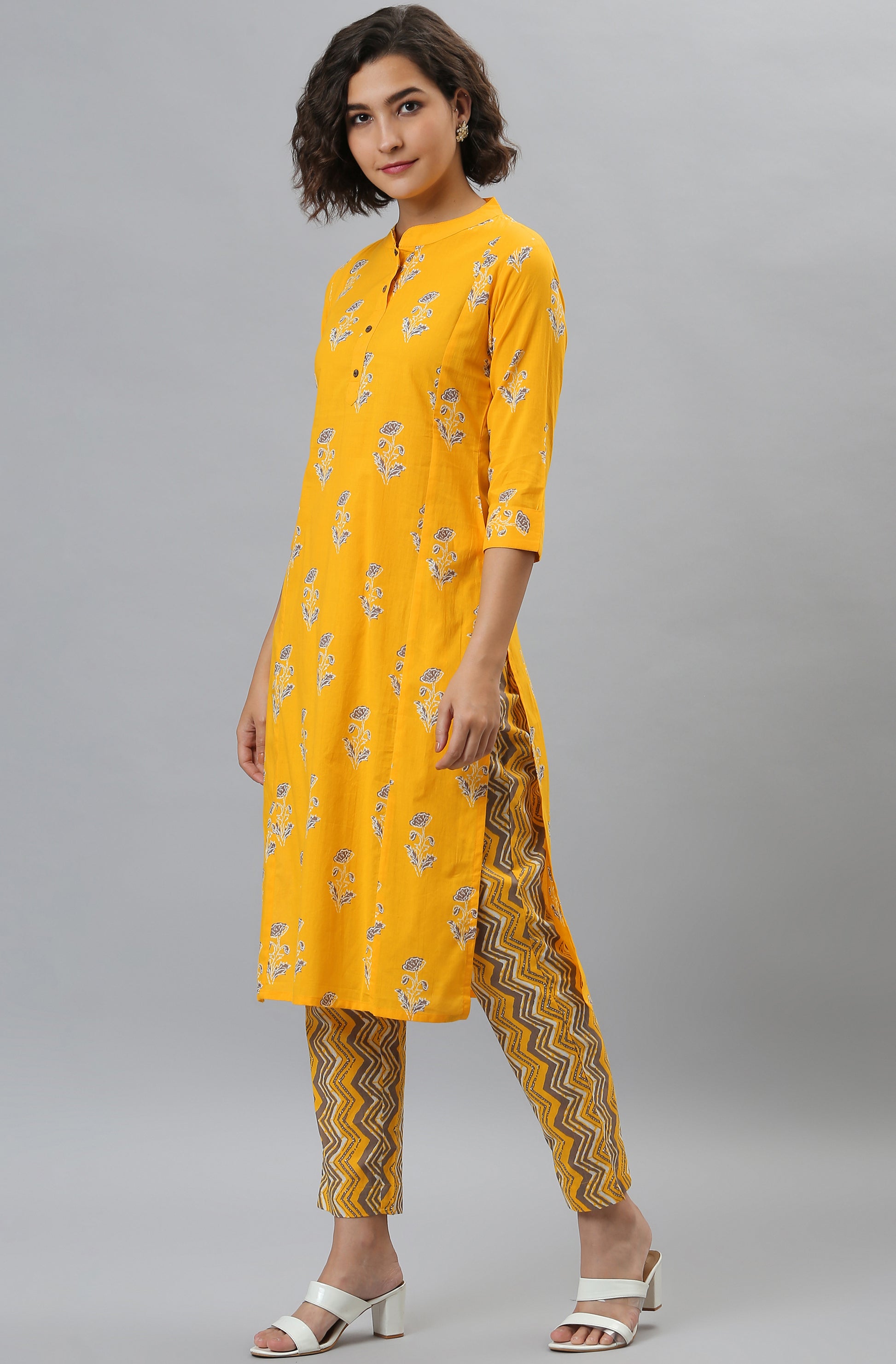 Yellow printed Cotton Kurta With Pant and Dupatta - SuratHausBerlin 