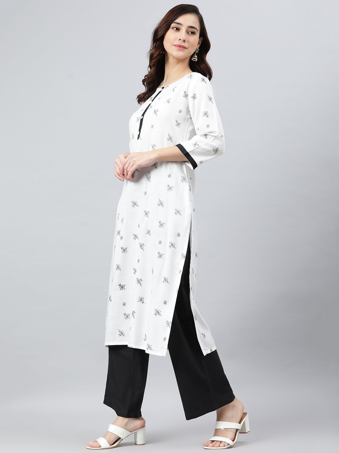 Women's White Kurta with pure cotton Pant - SuratHausBerlin 